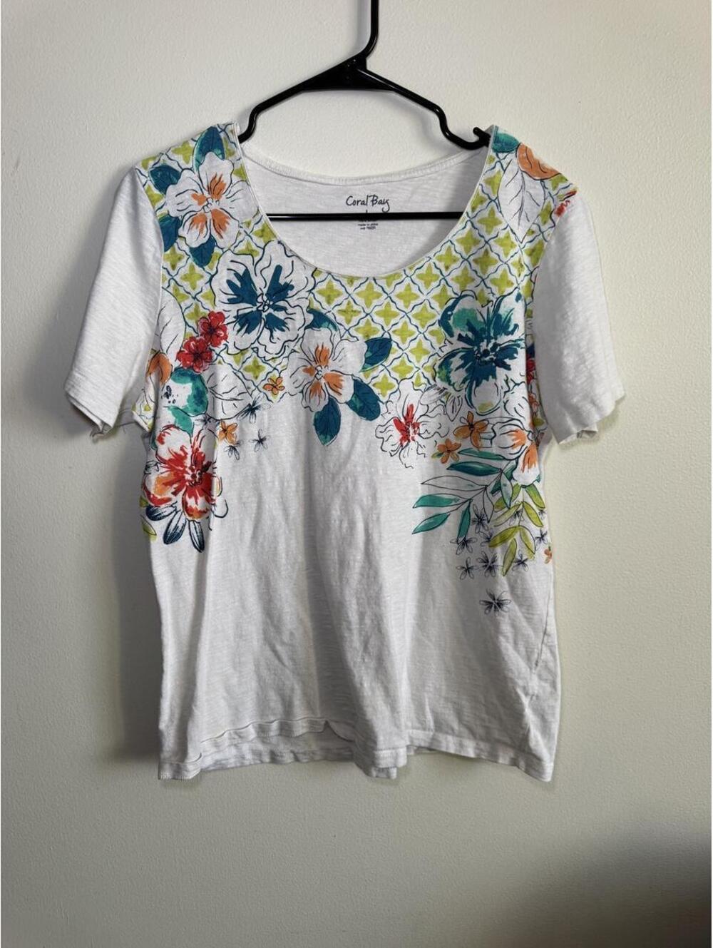 Coral Bay White Cotton Floral Tropical Tee Large PTP 22 GC